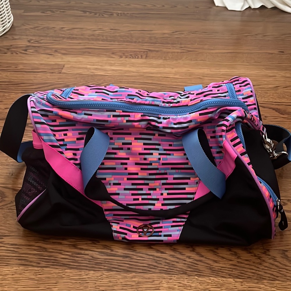Ivivva duffel bag